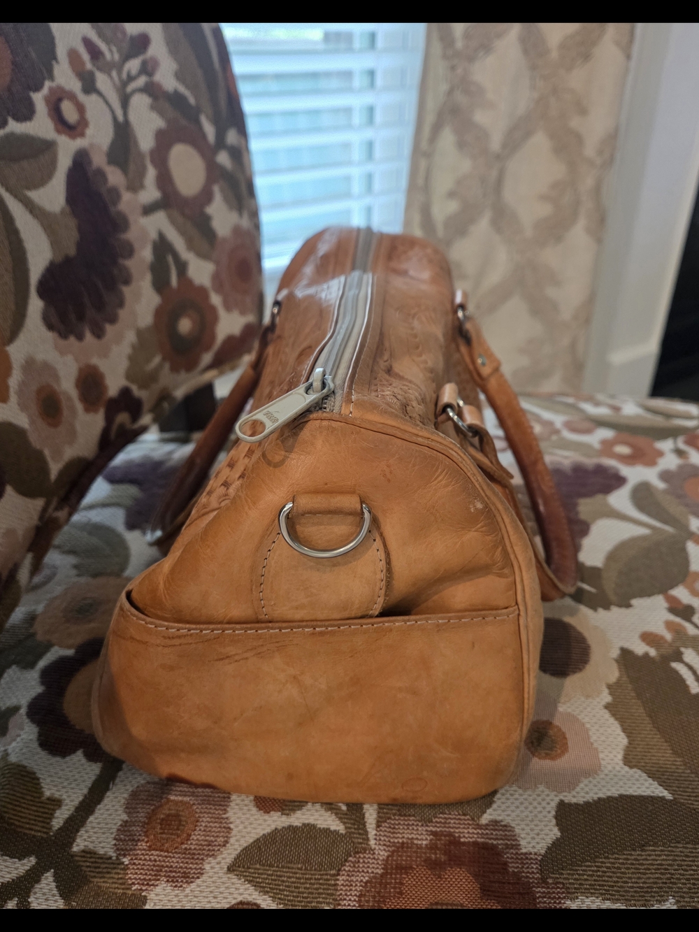 Beautiful Vintage Hand-Tooled Leather Satchel Bag in Tan Flower Floral Design - Picture 2 of 11